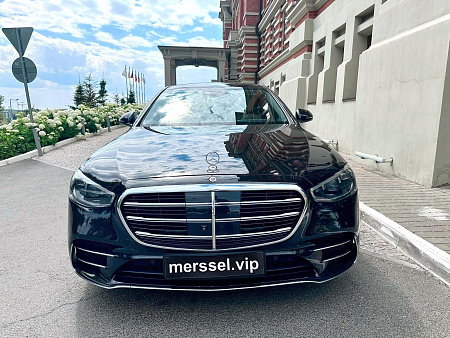 Mercedes S 223 class  с водителем