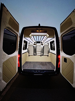 Mercedes Sprinter VIP  8 мест с водителем